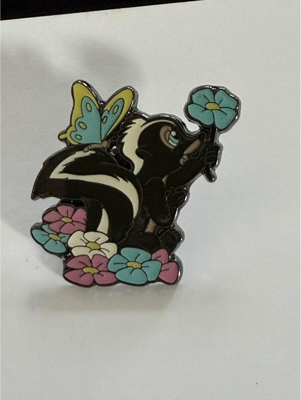 Disney Loungefly Bambi Characters Mystery Set Blind Box Flower Skunk 2021 Pin